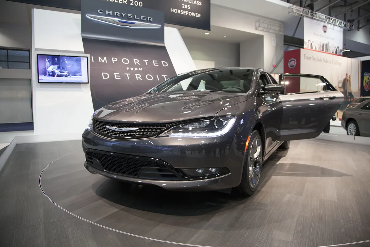 Chrysler 200